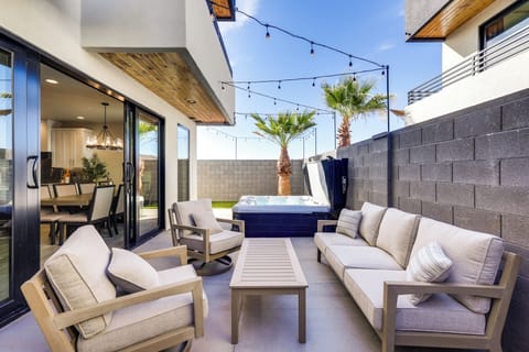 Apartment (3 Bedrooms) | Front of property