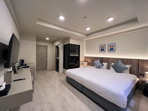 Standard Double or Twin Room | In-room safe, desk, free cribs/infant beds, free WiFi