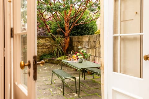 House | 5 bedrooms, Internet