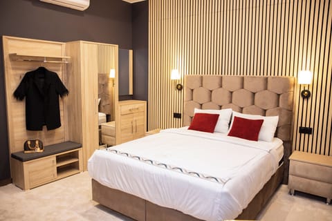 Deluxe Twin Room | In-room safe, soundproofing, free WiFi