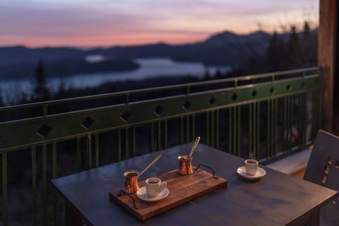 Apartment, 1 Bedroom, Balcony, Lake View | Down comforters, in-room safe, blackout drapes, soundproofing