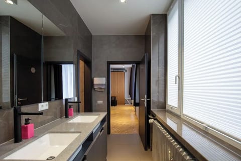 Towels, soap, shampoo, toilet paper