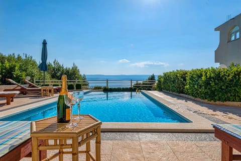 Apartment (One Bedroom Apartment 4) | Outdoor pool