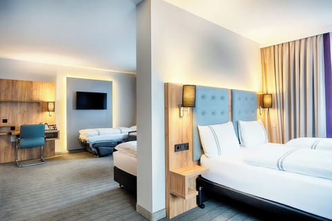 Standard Quadruple Room | Soundproofing, free WiFi