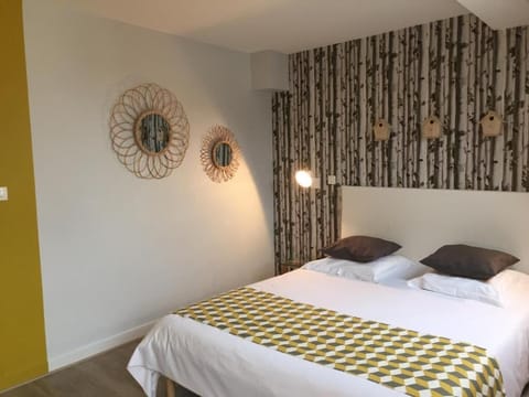 Classic Double Room, 1 Double Bed | Soundproofing, iron/ironing board, free WiFi