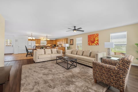 The Mojito Lakeview | Living area | Table tennis