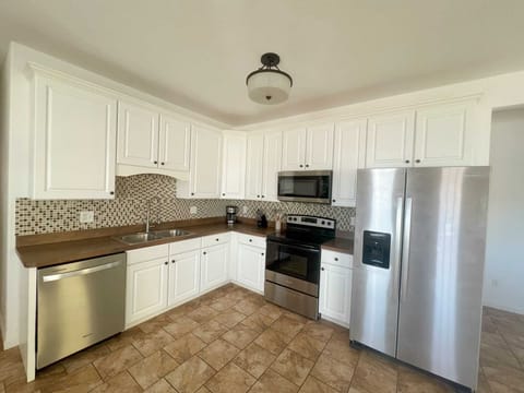 The Empress Lakeview | Private kitchen