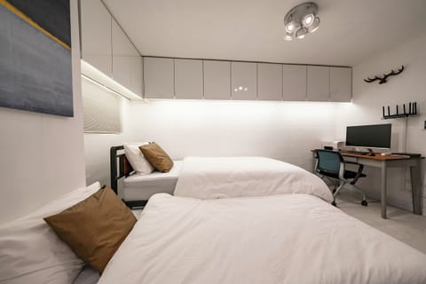 Soundproofing, iron/ironing board, free WiFi