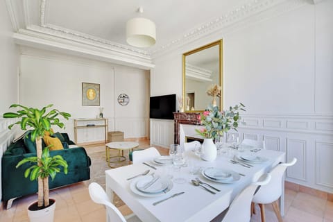Apartment | Dining