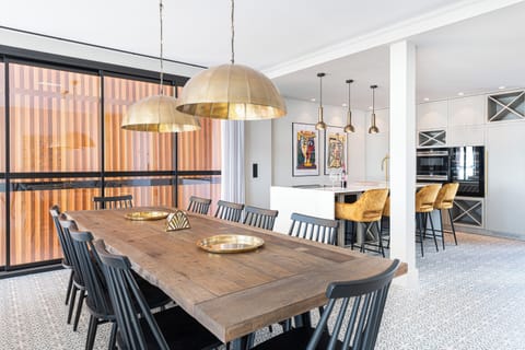 Deluxe House, Sea View | Dining room