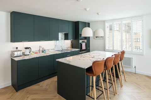 Classic Apartment | Private kitchen | Electric kettle