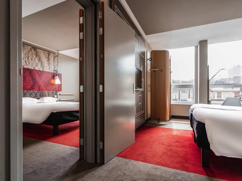 Family Room, 2 Double Beds, Connecting Rooms | Hypo-allergenic bedding, in-room safe, desk, blackout drapes