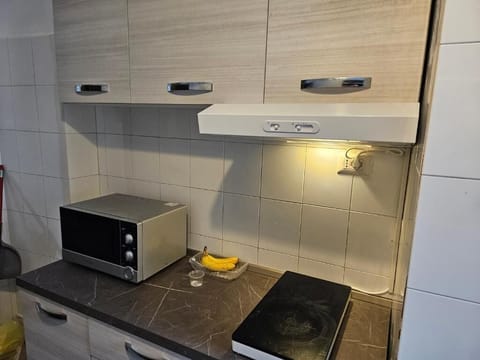 Full-size fridge, microwave, stovetop, espresso maker