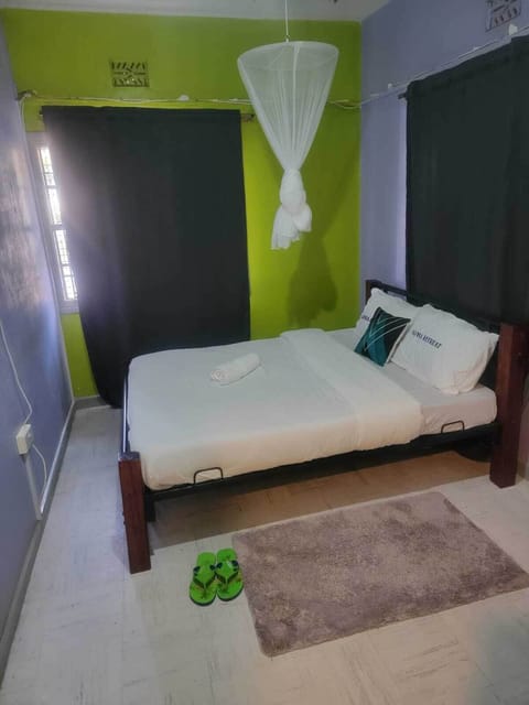 Double Room | Desk, laptop workspace, iron/ironing board, free WiFi