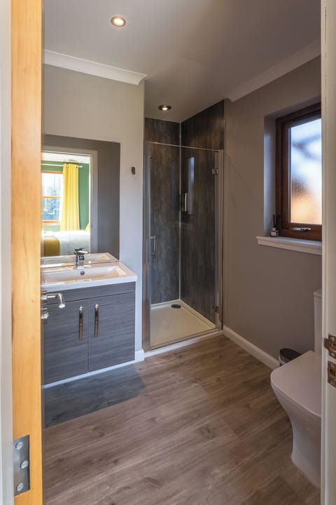 Panoramic Double or Twin Room, Mountain View | Bathroom | Shower, hair dryer, towels, soap