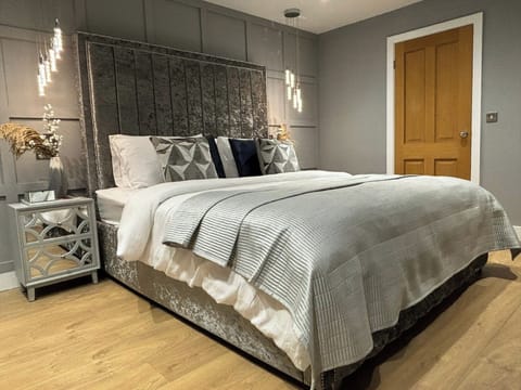 Apartment | 1 bedroom, soundproofing, iron/ironing board, free WiFi