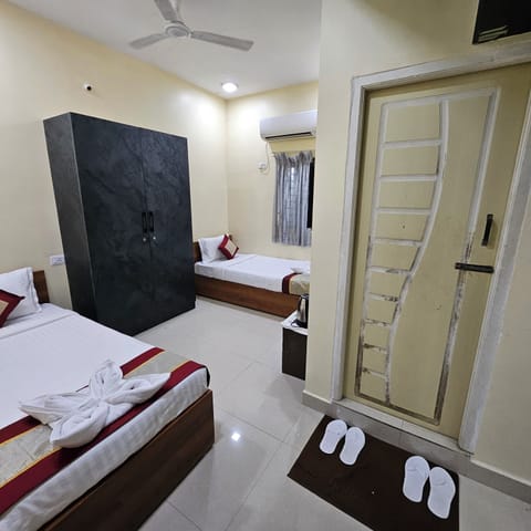 Standard Twin Room | Desk, blackout drapes, iron/ironing board, free WiFi