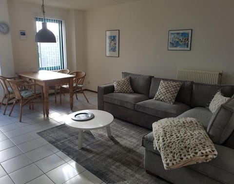 House | Private kitchen | Fridge, microwave, oven, coffee/tea maker
