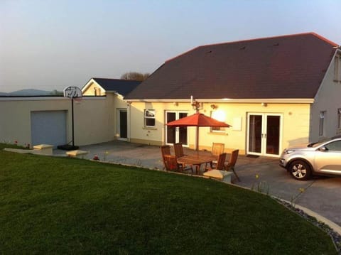 House | Outdoor dining