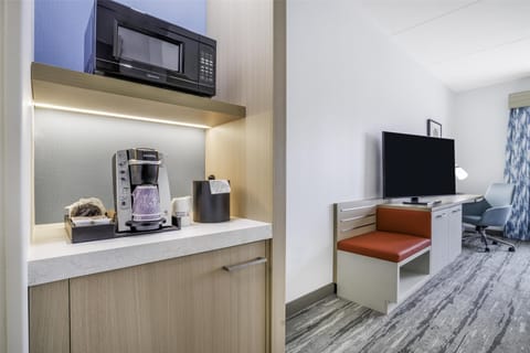 Room, 1 King Bed, Accessible Bathtub | Blackout drapes, iron/ironing board, free cribs/infant beds, bed sheets