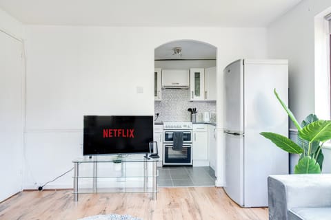 Apartment | Private kitchen | Fridge, microwave, oven, stovetop
