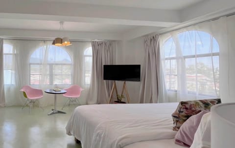 Premium bedding, pillowtop beds, in-room safe, desk
