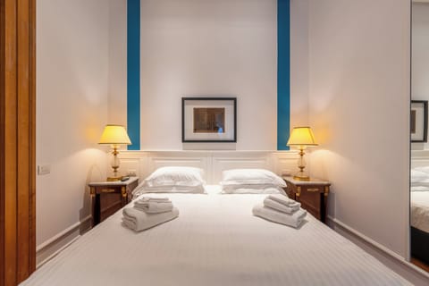 Superior Room, Courtyard View | In-room safe, soundproofing, free WiFi