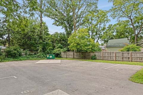 Apartment, 2 Bedrooms | Property grounds