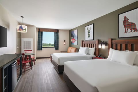 Family Suite | 1 bedroom, in-room safe, free WiFi, bed sheets