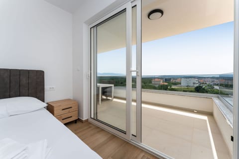 Apartment, 2 Bedrooms, Balcony, Garden View | Balcony