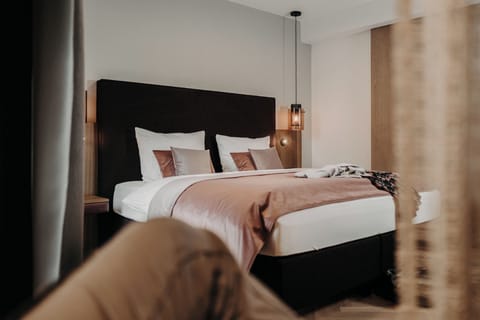 Business Room, Courtyard View | In-room safe, desk, soundproofing, free WiFi