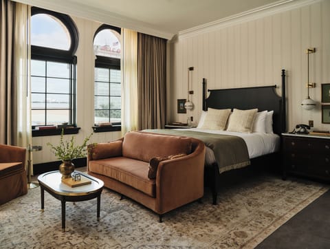 Austin King | Premium bedding, minibar, in-room safe, individually decorated