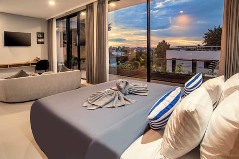 Suite, Pool View | Free WiFi