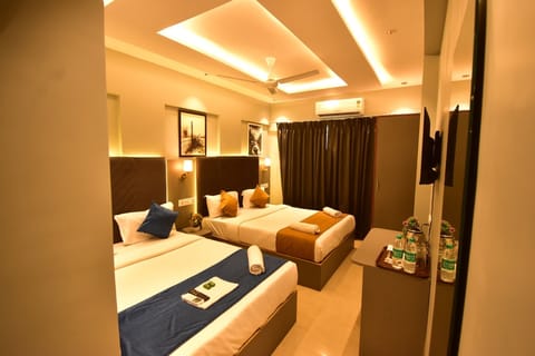 Deluxe Double Room | Hypo-allergenic bedding, desk, laptop workspace, free WiFi