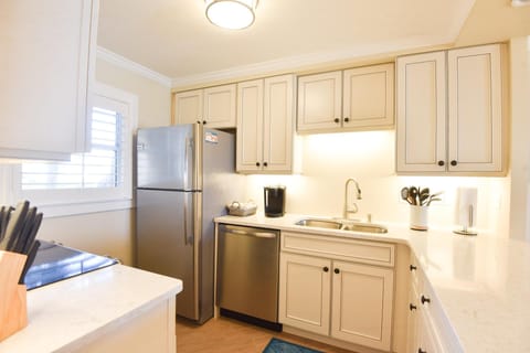 Condo, Multiple Beds (Sea Coast Gardens II 105) | Private kitchen | Oven, toaster