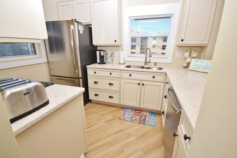 Condo, Multiple Beds (Sea Coast Gardens III 406) | Private kitchen | Oven, coffee/tea maker, toaster, blender