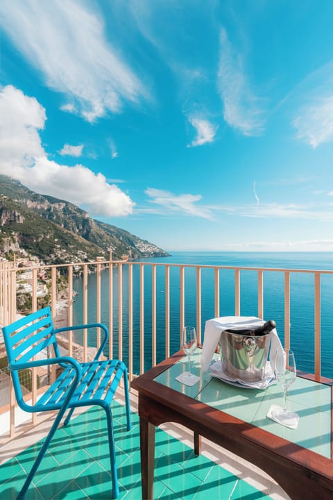 Camera Classic con letto matrimoniale king o 2 letti singoli, vista mare, balcone | Terrace/patio