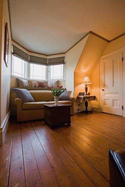 Suite | Iron/ironing board, free WiFi