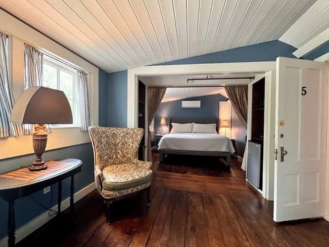 Studio Suite | Iron/ironing board, free WiFi