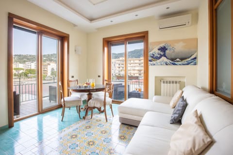 Apartment | Living area | Flat-screen TV