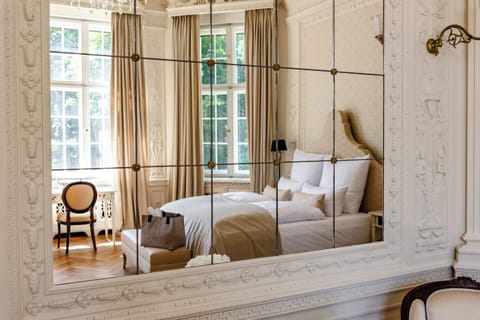 Junior Suite | In-room safe, individually decorated, individually furnished, free WiFi