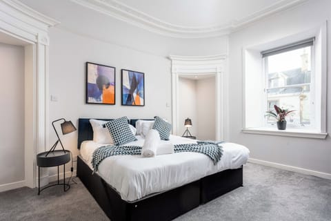 2 bedrooms, iron/ironing board, free WiFi