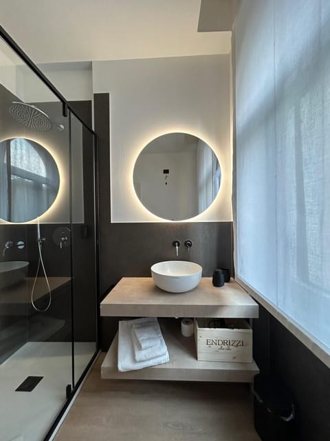 Classic Double Room, 1 Double Bed, Non Smoking, Private Bathroom | Bathroom | Shower, eco-friendly toiletries, hair dryer, towels