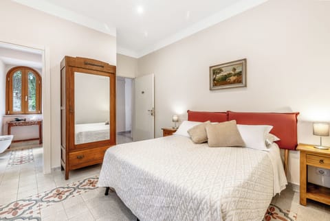 Double or Twin Room | Premium bedding, down comforters, iron/ironing board (on request)
