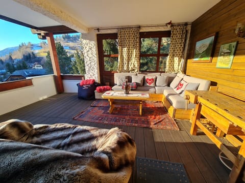 House | Outdoor dining