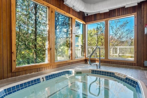 Condo, 3 Bedrooms | Interior