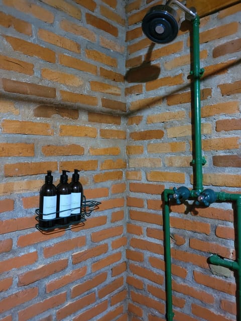 Basic Twin Room, Mountain View | Bathroom | Free toiletries, towels, soap, shampoo