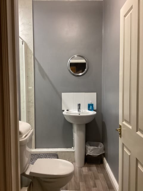 Comfort Triple Room | Bathroom