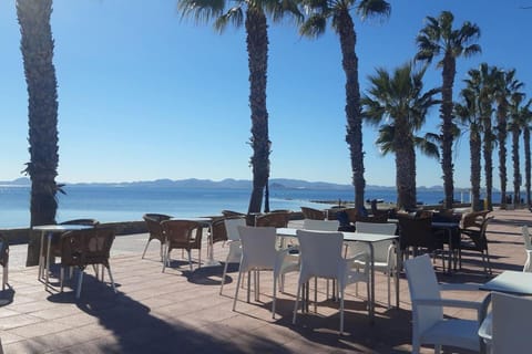 Apartment | Outdoor dining