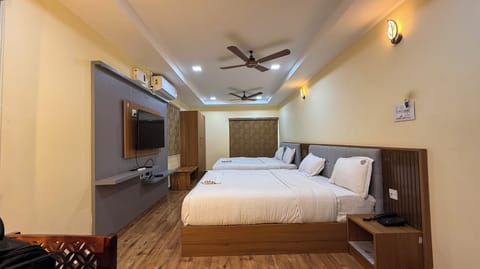 Superior Double Room, Patio, City View | Bathroom | Free toiletries, hair dryer, slippers, towels